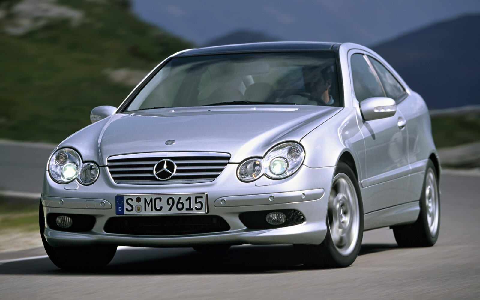 Bình ắc quy xe ô tô Mercedes CLC Class (2001 - 2011)