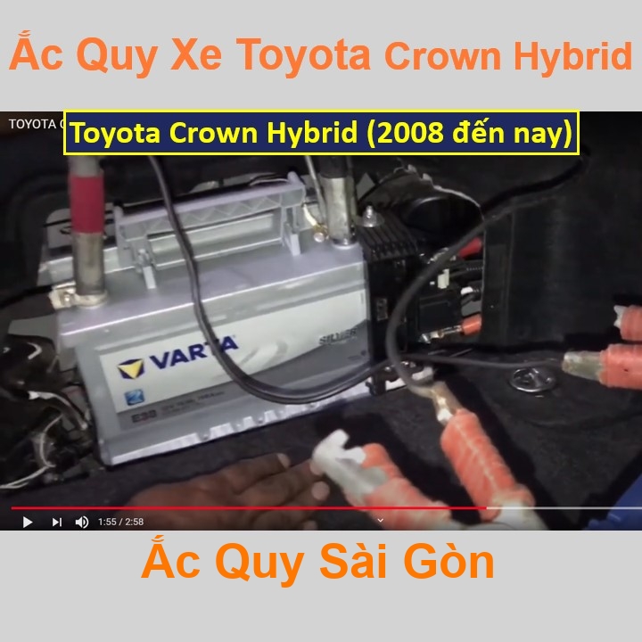 Vị trí bình ắc quy Toyota Crown Hybrid nằm ở dưới nắp cốp sau, bình nằm dọc theo cốp phía bên tài.