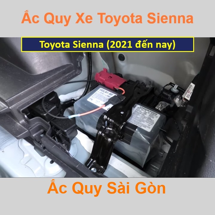Vị trí bình ắc quy xe Toyota Sienna Hybrid nằm ở cốp sau, bình nằm dọc bên cốp phải.