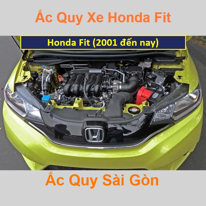Vị trí bình ắc quy xe Honda Fit nằm ở dưới nắp ca pô, bình nằm xéo trước khoang máy, bên tài.