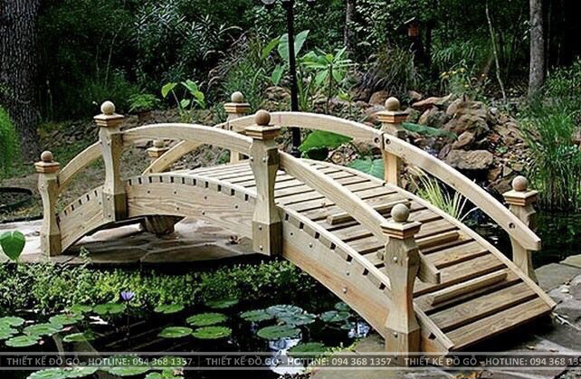 Cầu gỗ sân vườn ngoài trời