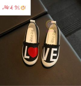 giày lười in hình chữ LOVE cho bé gái