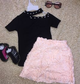 Set thiết kế áo đen váy hồng( nhí)