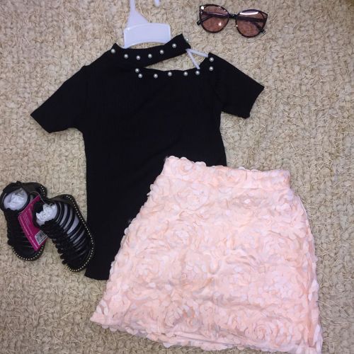 Set thiết kế áo đen váy hồng(đại )