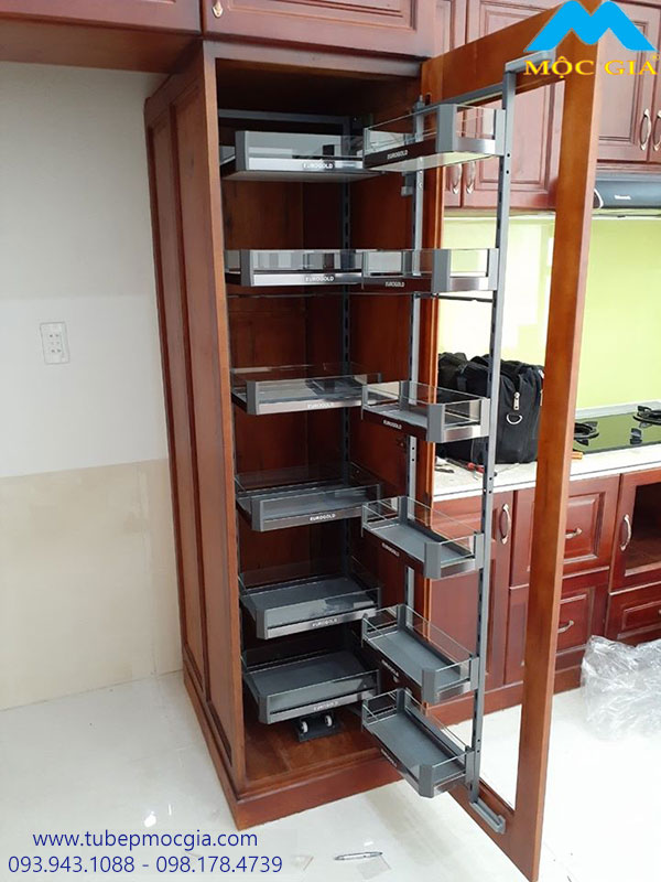 Kệ tủ đồ kho với hệ thống chia tầng 12 rỗ đựng cho gian bếp hiện đại
