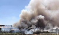 Cháy công ty may mặc rộng hàng ngàn mét vuông ở Bình Dương