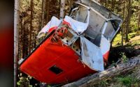 Cabin cáp treo rơi xuống đất, ít nhất 14 người thiệt mạng ở Italy