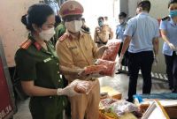Ngăn chặn hơn 10 tấn thực phẩm không rõ nguồn gốc chuẩn bị vào tiêu thụ tại Hà Nội