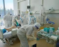 Đại dịch COVID-19 khiến 60% nhân viên y tế phải làm việc tăng lên