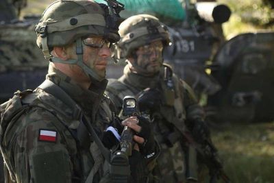 300 nghìn binh sĩ NATO sẵn sàng tiến vào Ba Lan
