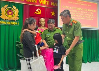 Giải cứu thành công 02 cháu bé bị mất tích tại phố đi bộ Nguyễn Huệ, TP. Hồ Chí Minh