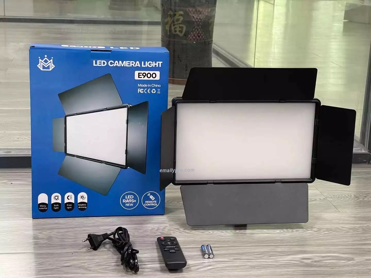 Đèn LED Video Light E-900 3000K-6500K ± 300K