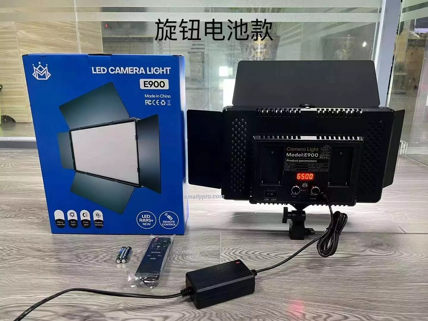 Đèn LED Video Light E-900 3000K-6500K ± 300K