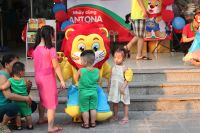 Antona Dancing Tours tại điểm dừng chân đầu tiên - Siêu thị Mường Thanh Linh Đàm