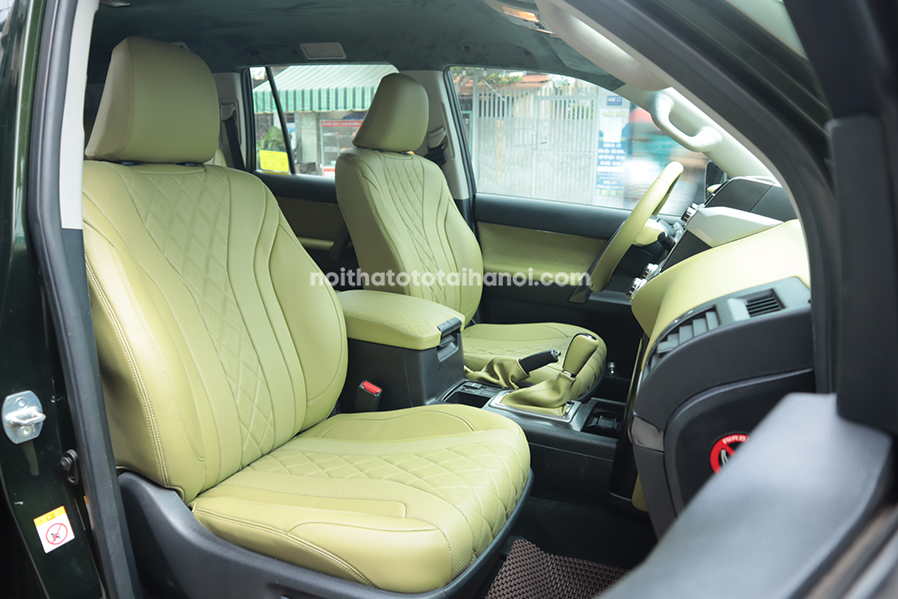 Độ nội thất xe Toyota Land Cruiser Prado 2014 màu xanh mát cha cực đẹp