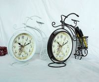 Xe đạp đồng hồ có giỏ ( trắng hoặc nâu )