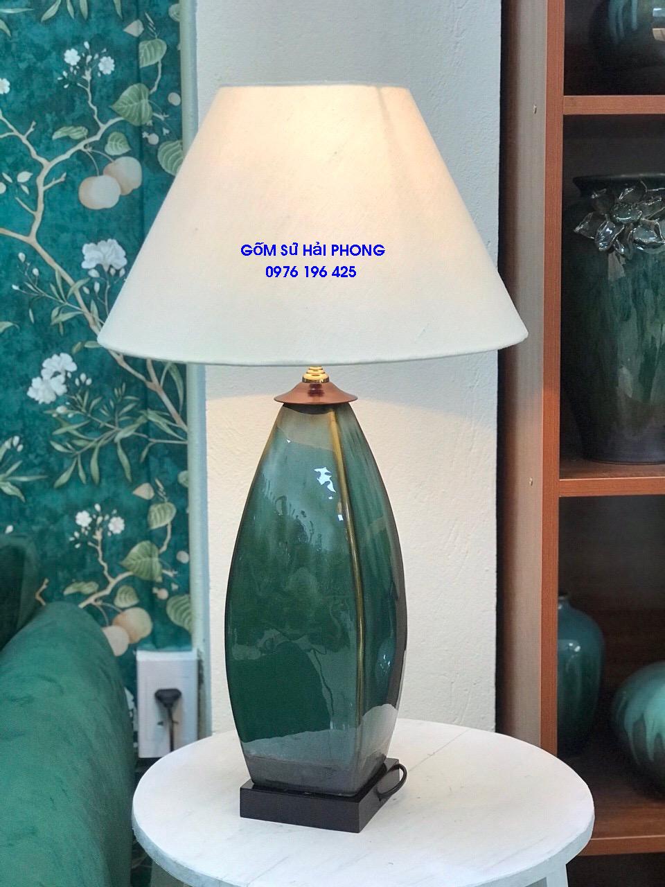 Đèn ngủ gốm sứ Bát Tràng men hỏa biến thận vuông trụ màu xanh rêu cao 65cm
