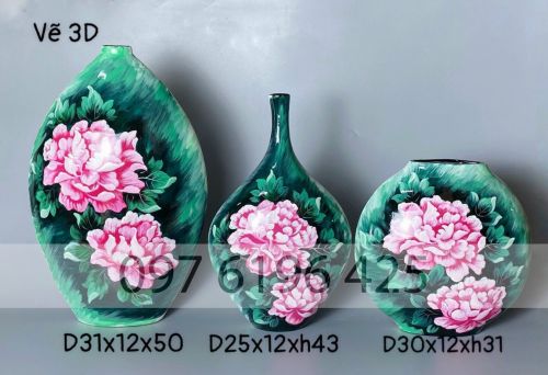 Vẽ lọ hoa gốm sứ - Những lọ hoa gốm sứ được vẽ tay sơn mài hoa mẫu đơn với các chi tiết 3D sẽ làm cho bạn cảm thấy như thể mình đang nhìn thấy những bông hoa thật sự nở rộ ngay trước mắt. Hãy đến và chiêm ngưỡng những tác phẩm nghệ thuật tuyệt vời này.