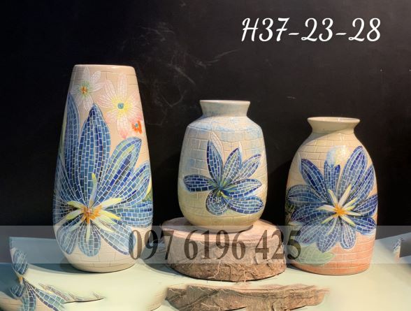 Lọ hoa gốm nghệ thuật khắc hoa xanh