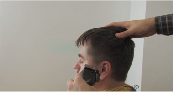 Hướng dẫn cách tạo kiểu tóc cho nam khi dùng tông đơ cắt tóc - Thế ...