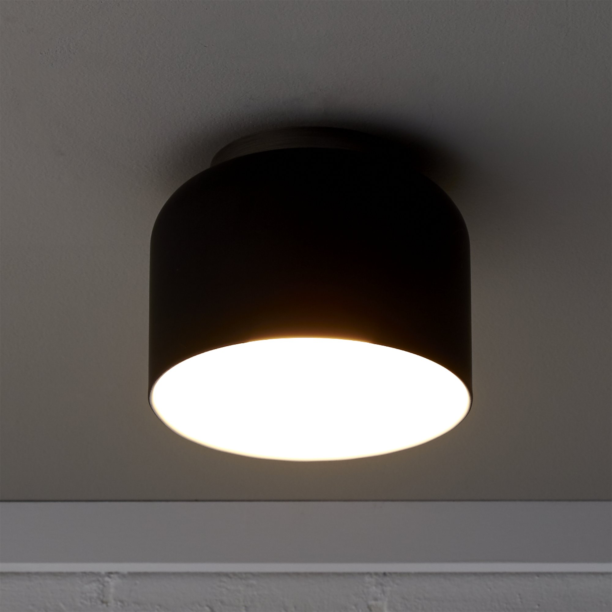 bell-black-flush-mount-lamp (1)