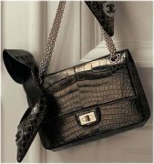 Túi xách Chanel Classic da cá sấu và những màu được yêu thích nhất.