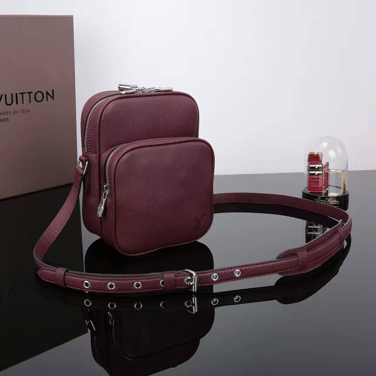 tui-xach-Louis-Vuitton -aurillon-Leather-amazone-22-M54304-txlv096(2)
