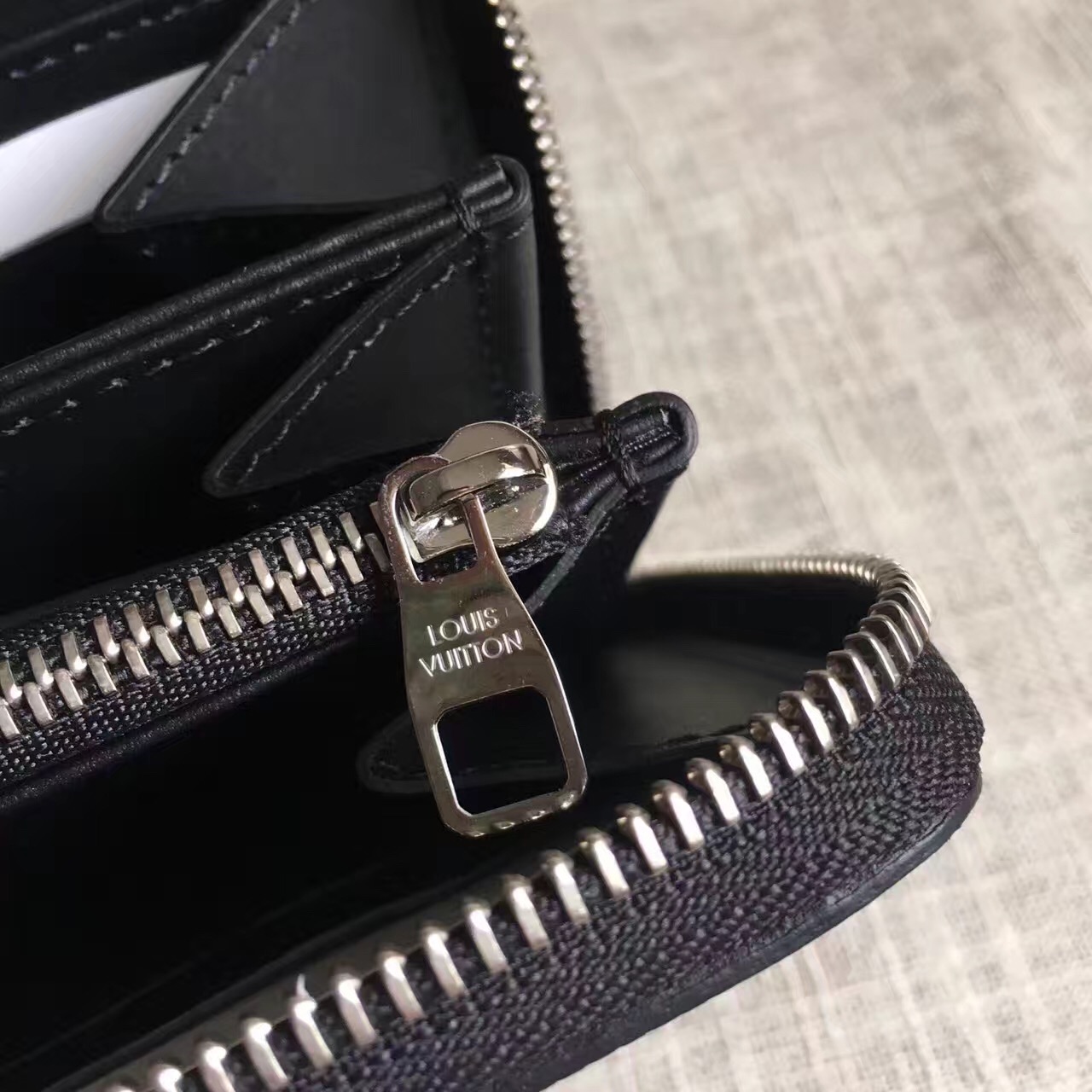 Louis vuitton leather Vertical Zippy Wallet-N63548(4)