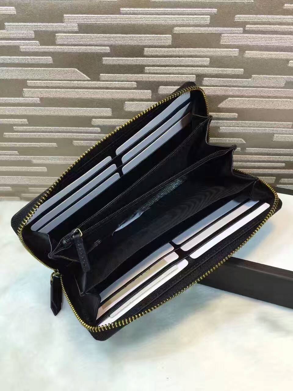 Gucci zippy wallet-353227(2)