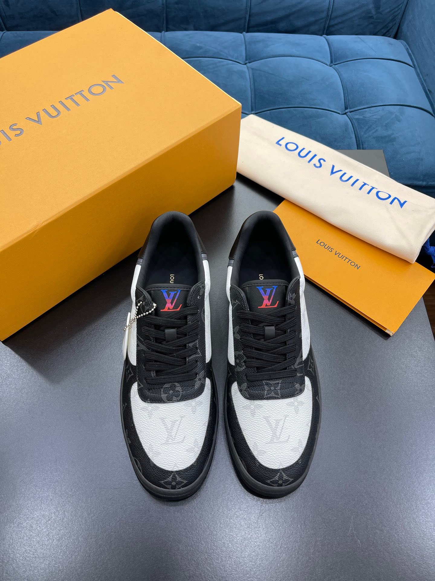 Giày nam Louis Vuitton Siêu Cấp RLCLV710