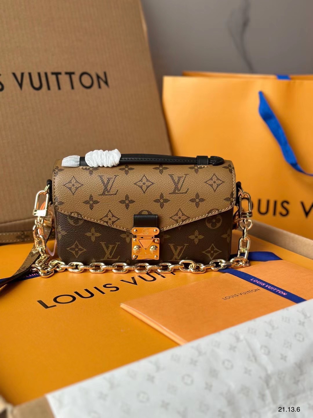 Túi xách nữ Louis Vuitton Siêu Cấp RLCLV2541