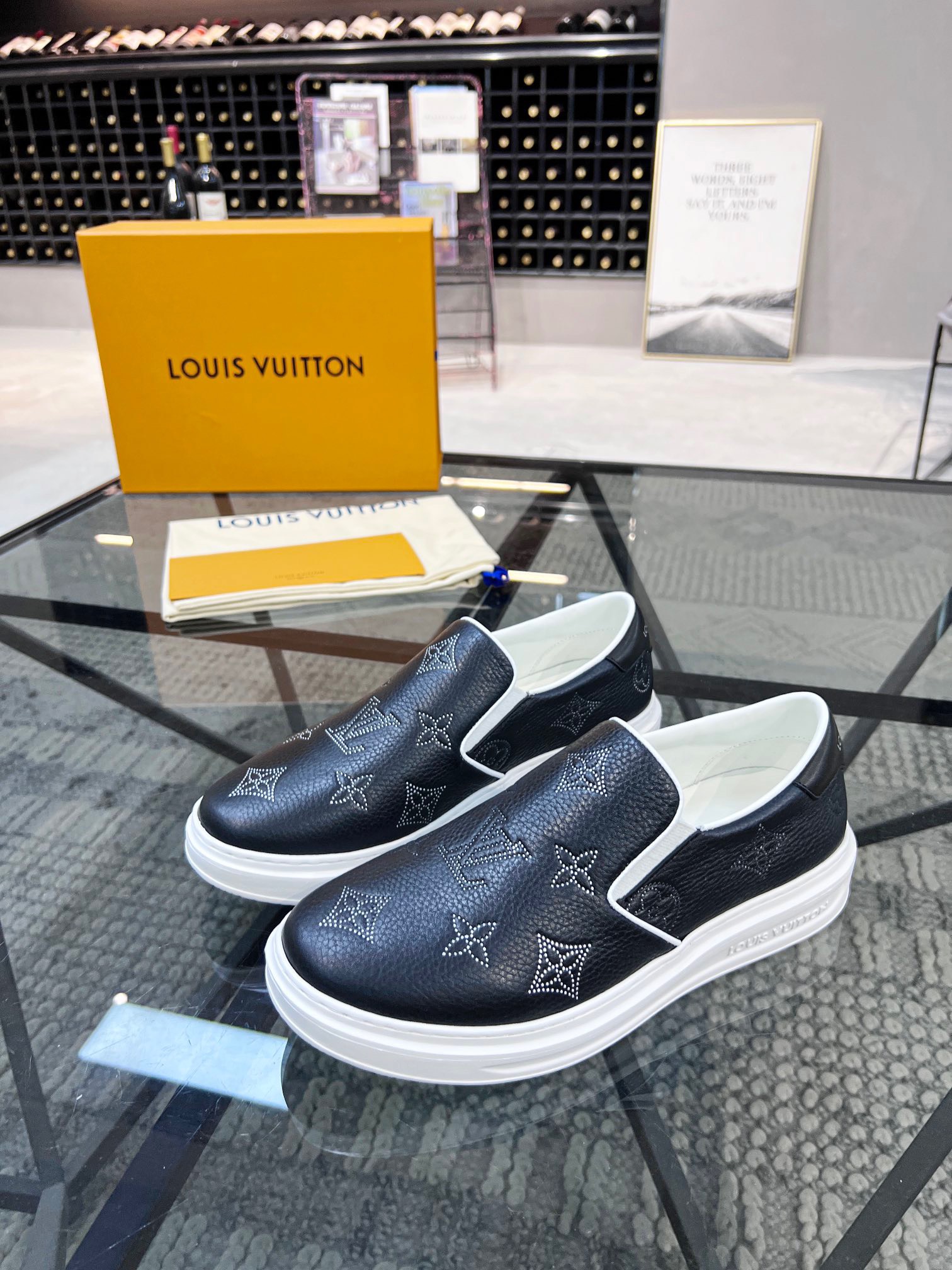 Giày nam Louis Vuitton Siêu Cấp RLCLV2609