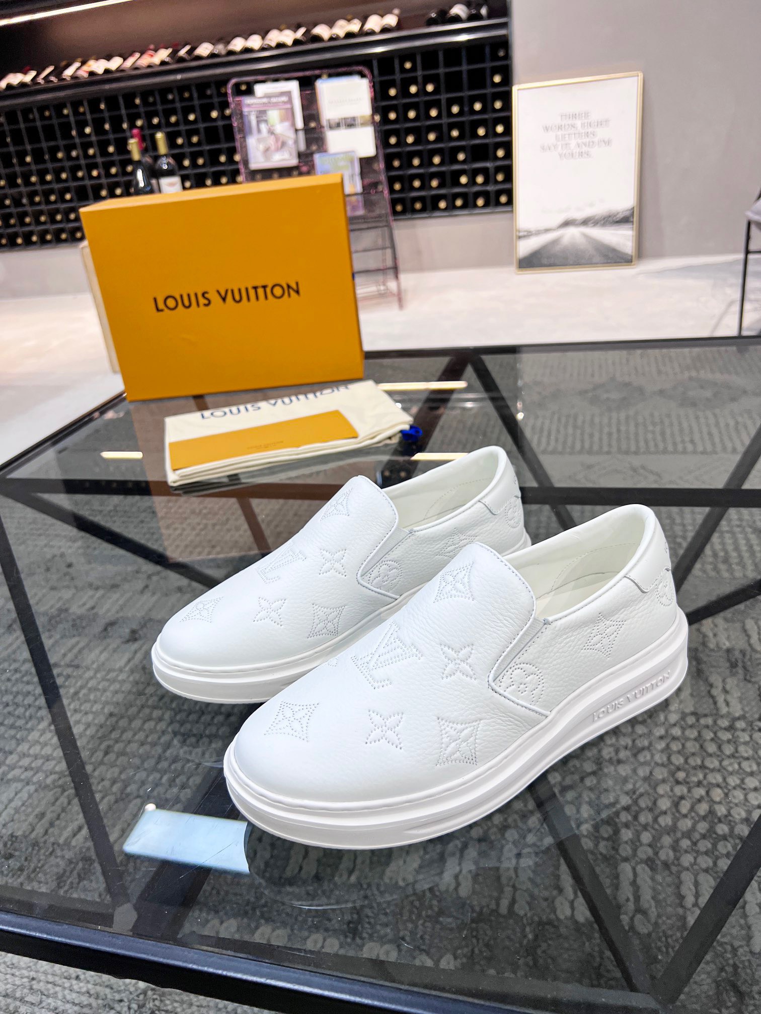 Giày nam Louis Vuitton Siêu Cấp RLCLV2610