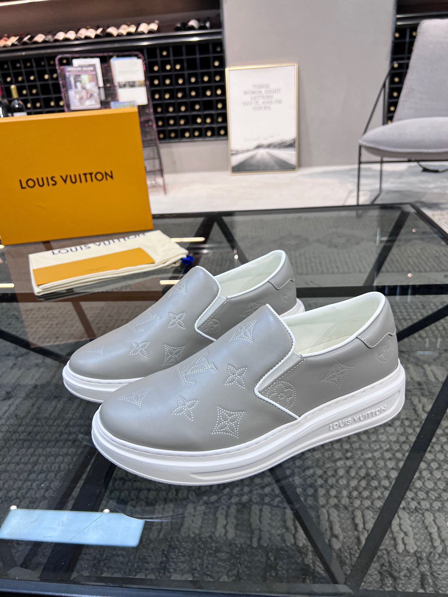 Giày nam Louis Vuitton Siêu Cấp RLCLV2611