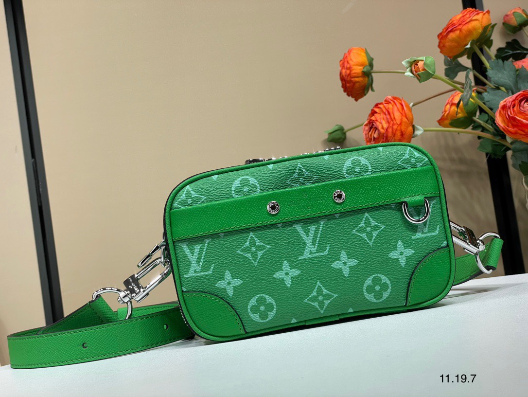 Túi xách Louis Vuitton Siêu Cấp RLCLV3044