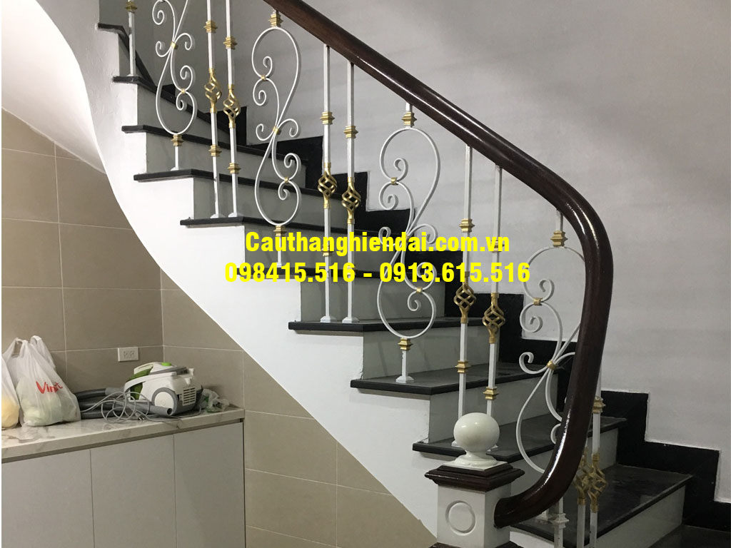Báo giá mẫu lan can cầu thang sắt nghệ thuật giá rẻ nhất tại Hà Nội