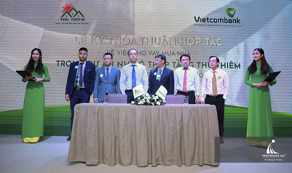 Lễ kí kết hợp tác kinh doanh giữa ngân hàng Vietcombank – CN Tân Định và CTCP phát triển Nhà Thủ Thiêm