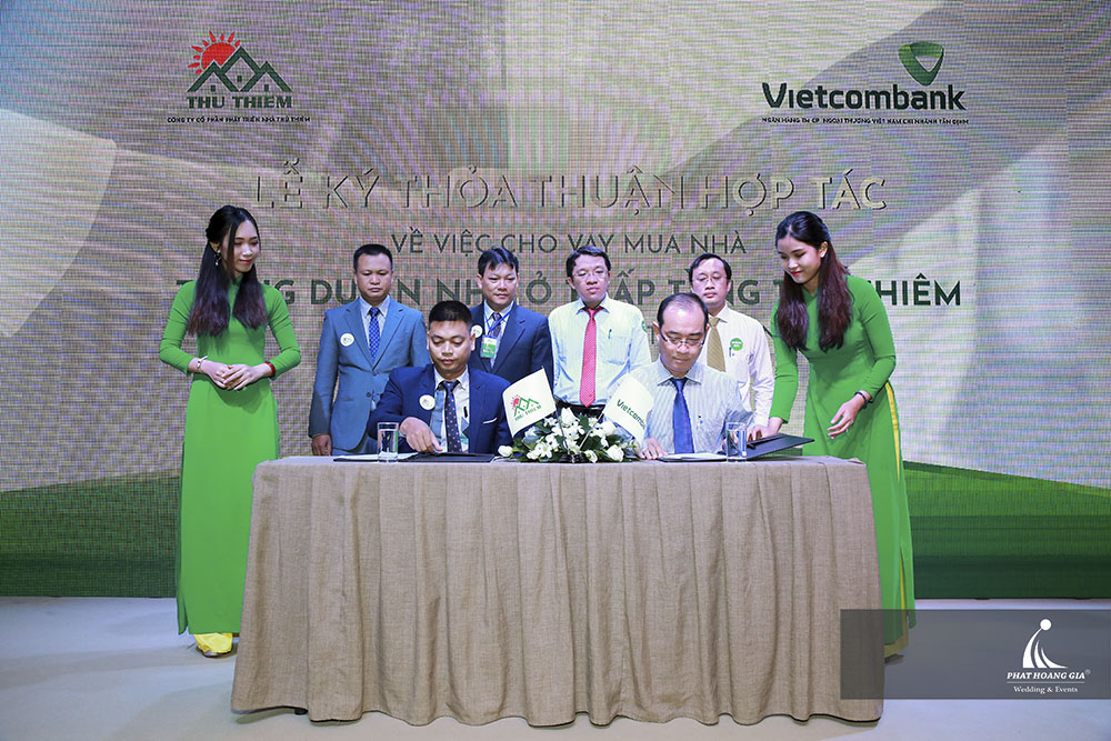 Lễ kí kết hợp tác kinh doanh giữa ngân hàng Vietcombank – CN Tân Định và CTCP phát triển Nhà Thủ Thiêm