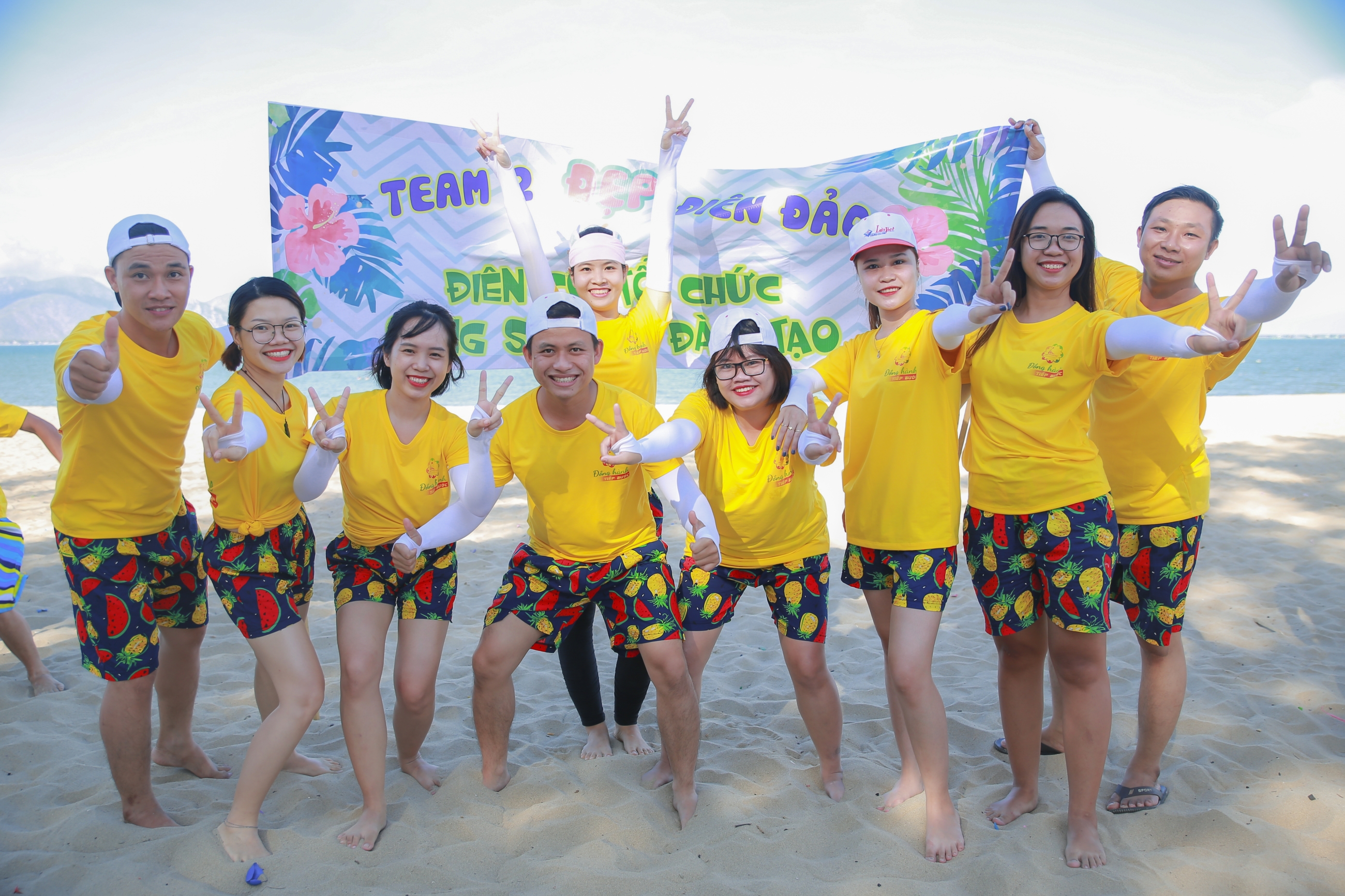 Phát Hoàng Gia Teambuilding - 6 years 1 way