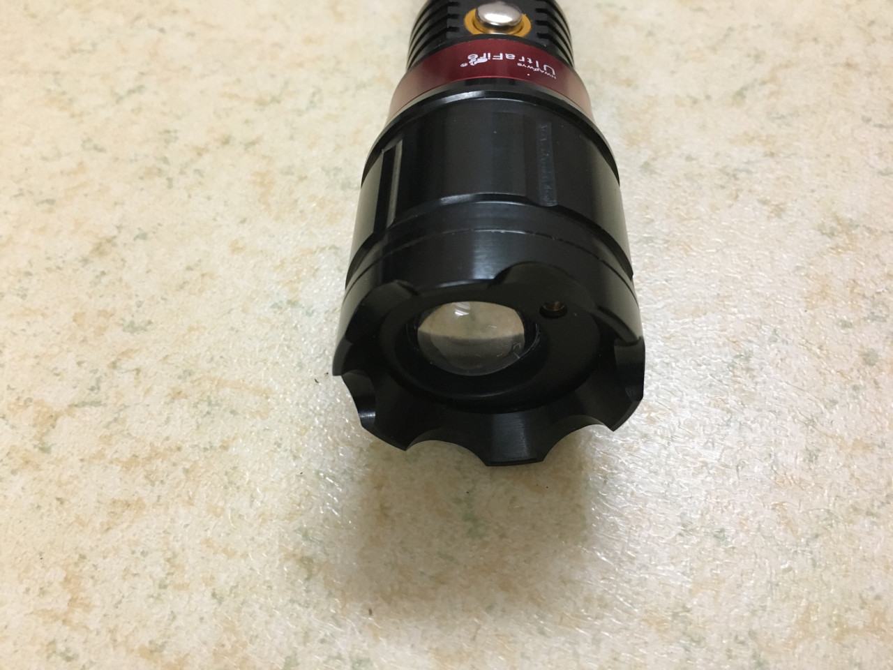 n pin Cree T6 kết hợp đèn pin và laser (6)
