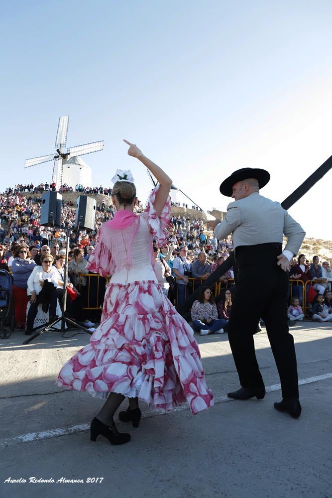 Khung cảnh diễn ra tại Lễ hội Saffron ở La Mancha, Tây Ban Nha
