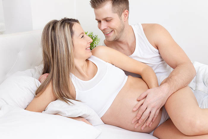 Cách chăm sóc mẹ bầu trong 3 tháng đầu thai kỳ
