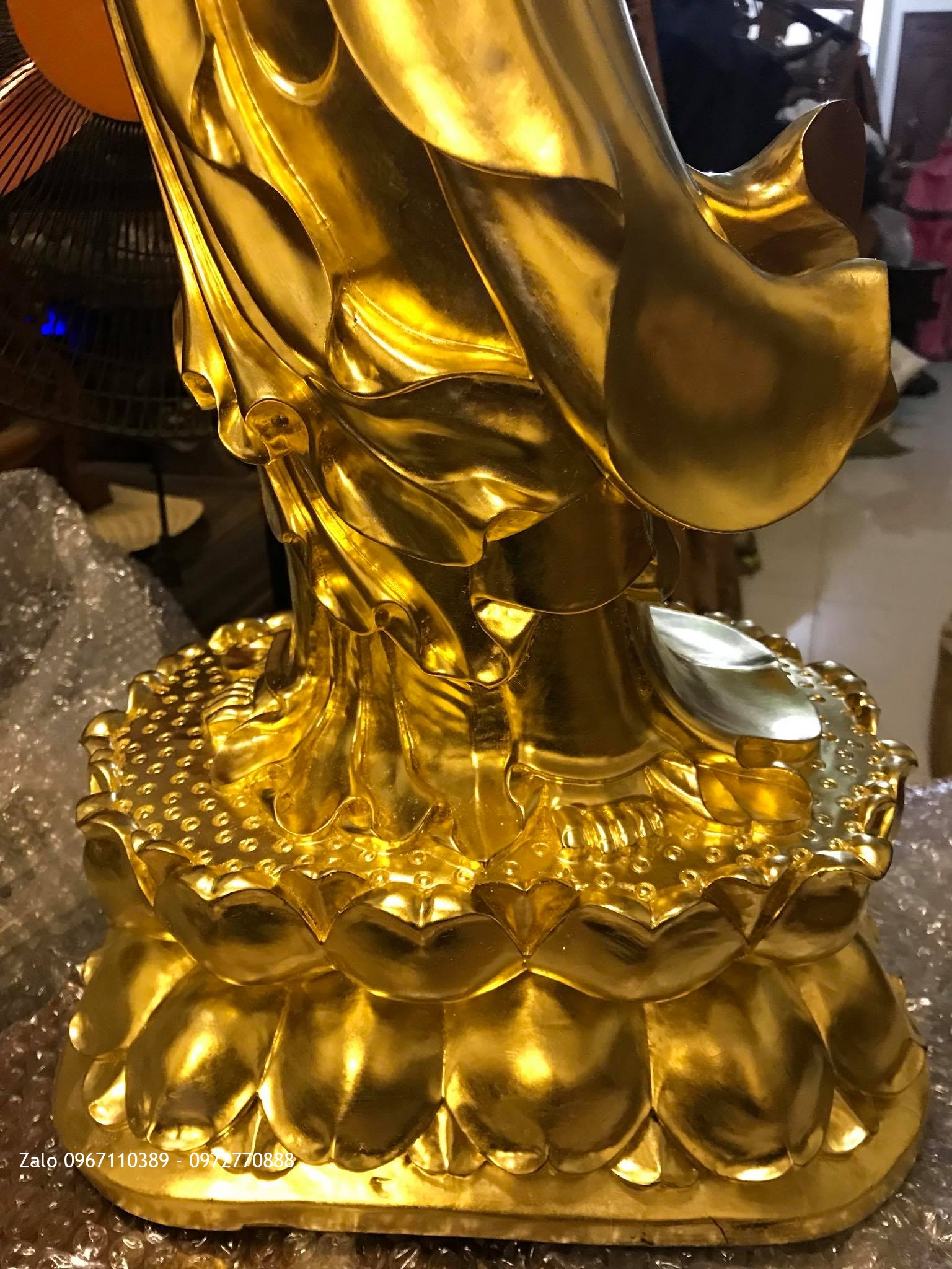 Tượng Phật Bà Gỗ Trắc Dát Vàng 9999.  