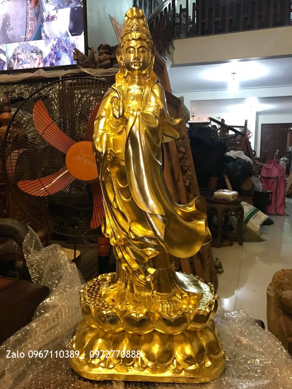 Tượng Phật Bà Gỗ Trắc Dát Vàng 9999