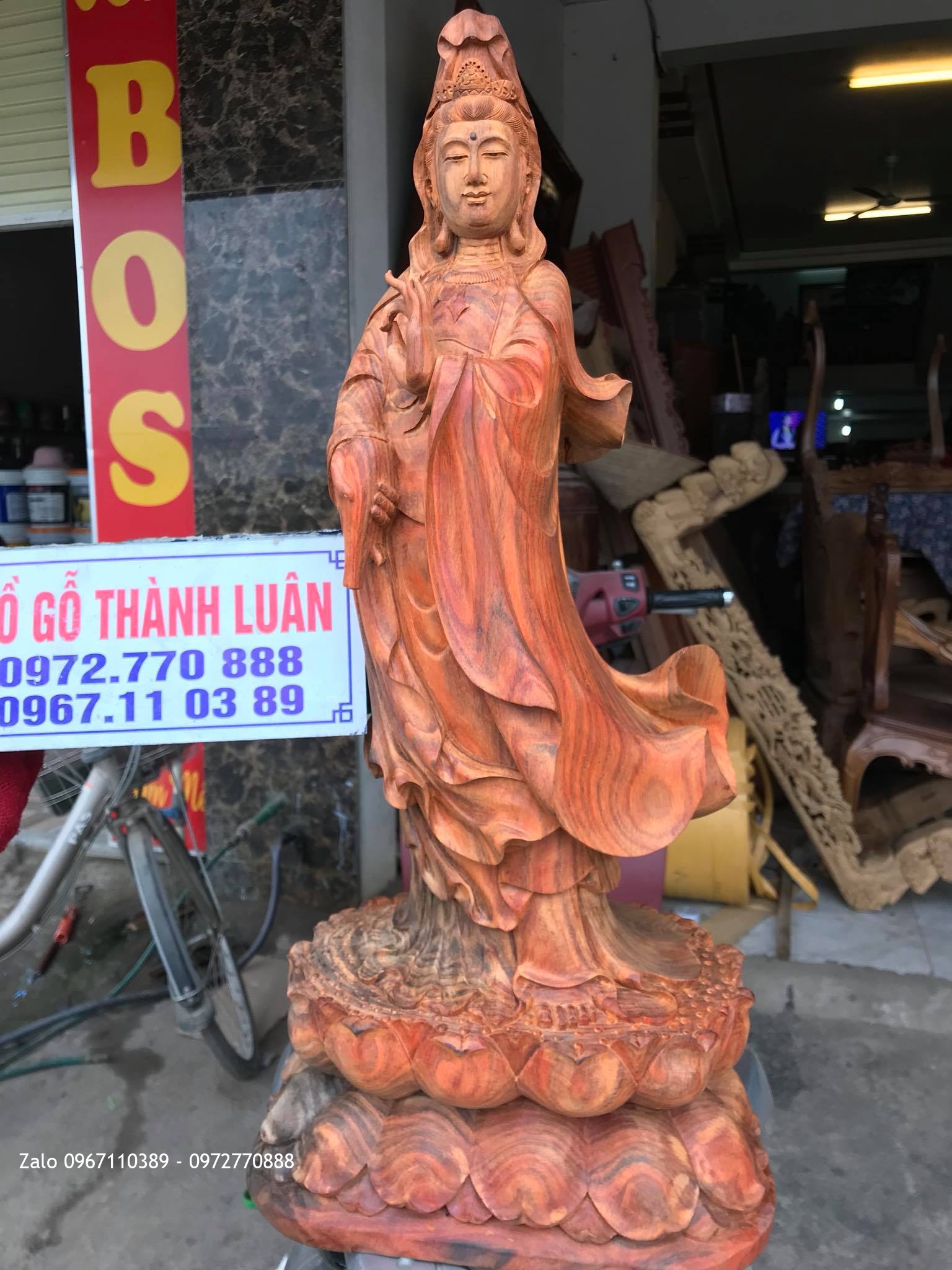 Tượng Phật Bà Quan Âm Gỗ Trắc Đỏ. A Toàn Nha Trang.