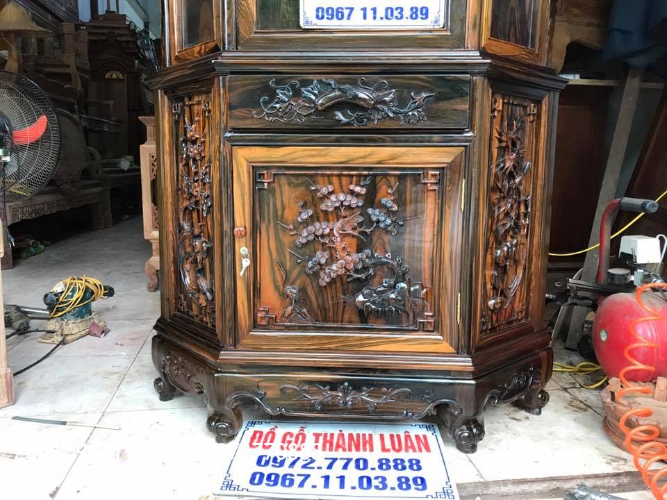 Tủ Rượu Góc Gỗ Mun Hoa. Khách Cẩm Phả Quảng Ninh.  