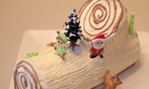 Học làm bánh Khúc gỗ cho mùa Giáng Sinh