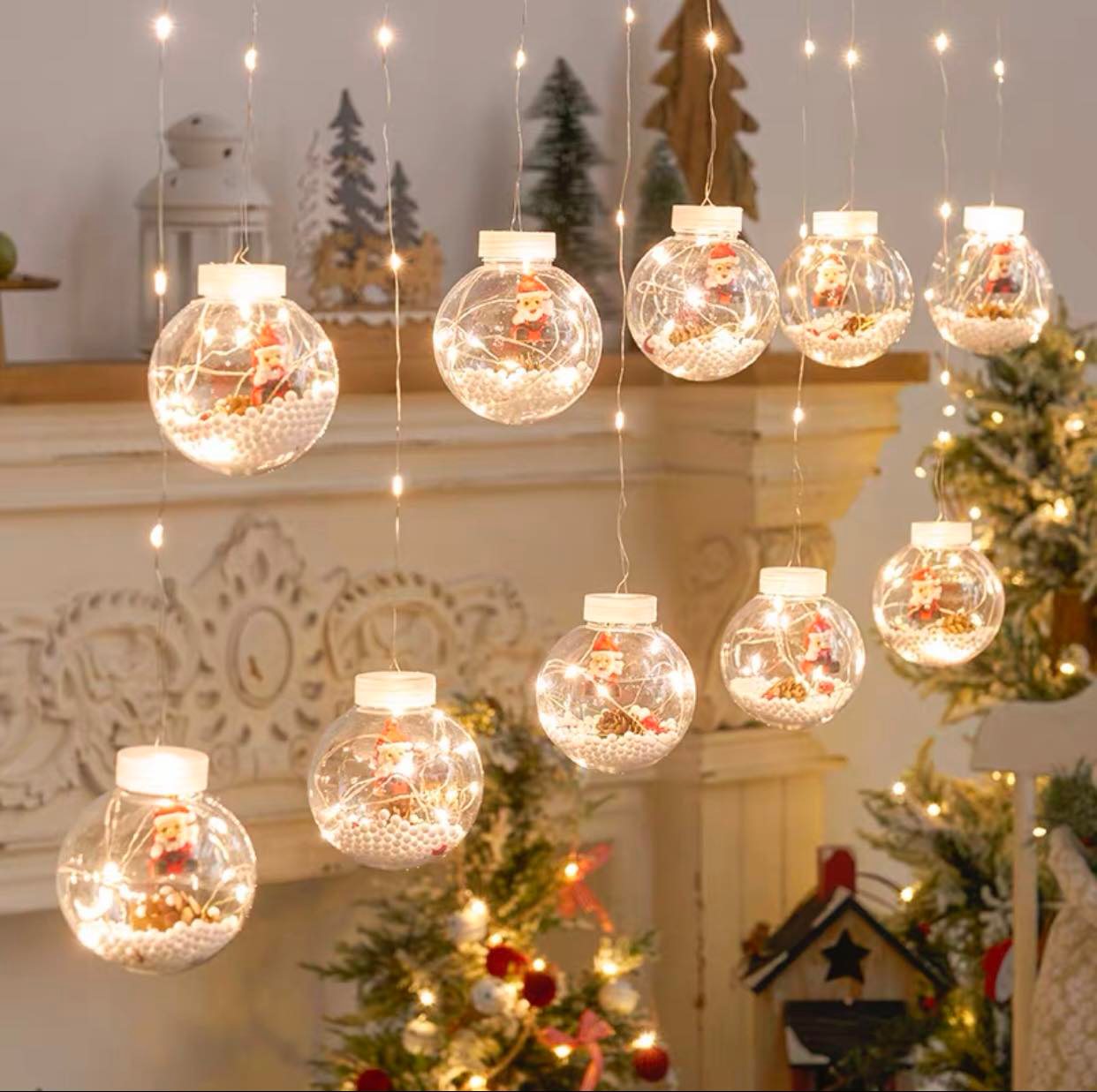 Đèn led trang trí Giáng sinh: Đèn led sẽ là sự lựa chọn hoàn hảo cho những người muốn trang trí nhà cửa của mình trong không khí Giáng sinh. Chúng rực rỡ và đầy màu sắc, mang lại sự tươi vui và hạnh phúc cho những người xung quanh. Hãy trang trí ngôi nhà của bạn bằng những chiếc đèn led đầy sáng tạo để tạo nên cảm giác thật ấm áp và đầy niềm vui.