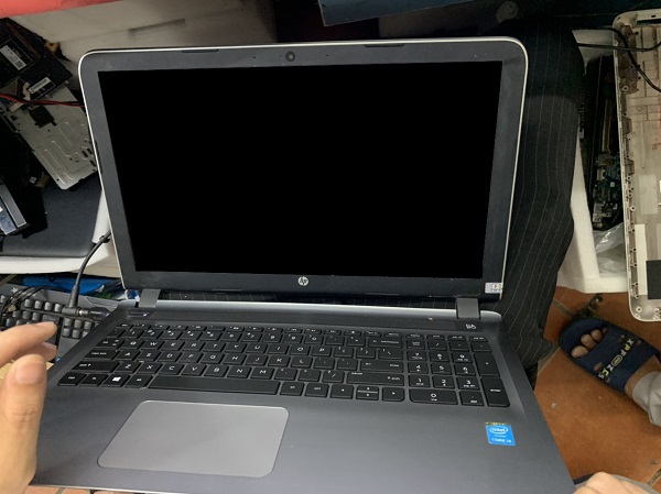 Cách khắc phục lỗi màn hình đen trên laptop HP