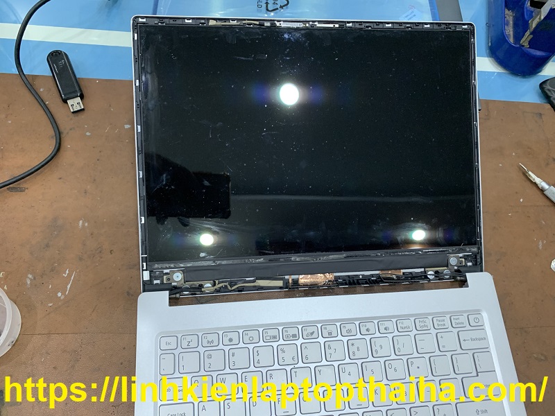 Thay màn hình laptop Acer Swift 3 SF313- 13